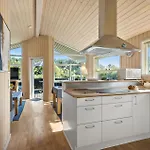 Holiday home Stunning In With Kitchen