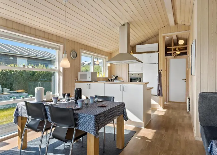 Stunning In With Kitchen *